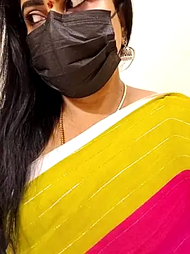 Snapshot of honey-flower chatting on October 23, 2025, 8:35 am honey-flower online show from October 23, 2025, 8:35 am