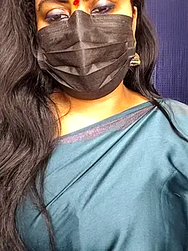 Snapshot of honey-flower chatting on October 5, 2025, 7:54 am honey-flower online show from October 5, 2025, 7:54 am