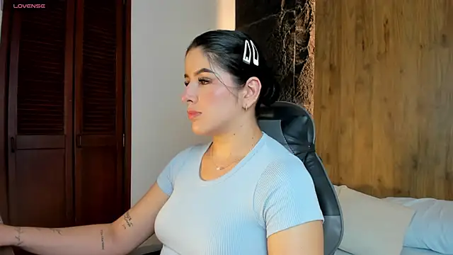 Snapshot of evelin_lopezz chatting on October 4, 2025, 2:13 am evelin lopezz online show from October 4, 2025, 2:13 am