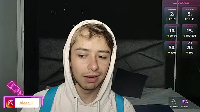 Snapshot of Aleecandrews chatting on September 16, 2025, 7:48 pm Aleecandrews online show from September 16, 2025, 7:48 pm