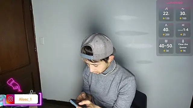 Snapshot of Aleecandrews chatting on September 19, 2025, 7:18 pm Aleecandrews online show from September 19, 2025, 7:18 pm