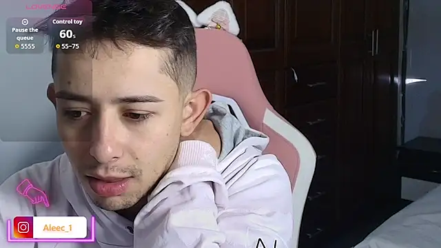 Snapshot of Aleecandrews chatting on September 24, 2025, 7:20 pm Aleecandrews online show from September 24, 2025, 7:20 pm