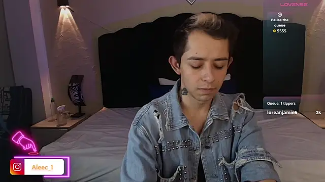 Snapshot of Aleecandrews chatting on September 11, 2025, 7:14 pm Aleecandrews online show from September 11, 2025, 7:14 pm