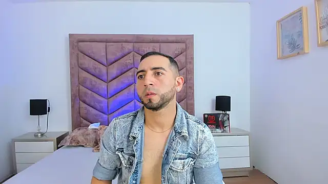 Snapshot of Lushian_ chatting on November 4, 2025, 1:26 pm Lushian online show from November 4, 2025, 1:26 pm