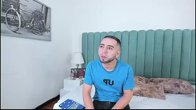 Snapshot of Lushian_ chatting on October 4, 2025, 2:29 pm Lushian online show from October 4, 2025, 2:29 pm