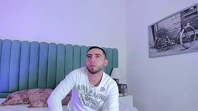 Snapshot of Lushian_ chatting on February 4, 2026, 2:12 pm Lushian online show from February 4, 2026, 2:12 pm