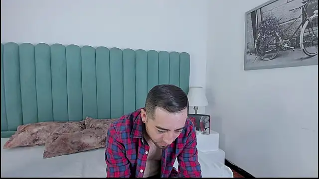 Snapshot of Lushian_ chatting on October 3, 2025, 2:18 pm Lushian online show from October 3, 2025, 2:18 pm