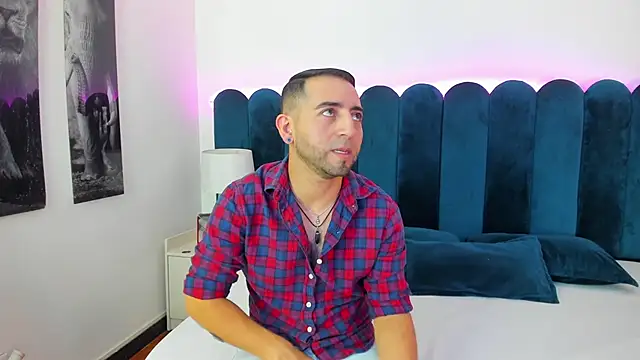 Snapshot of Lushian_ chatting on February 14, 2026, 9:26 pm Lushian online show from February 14, 2026, 9:26 pm