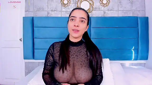KamilaBetancourt online show from May 23, 2026, 1:10 pm