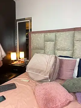 Snapshot of Marthina chatting on October 2, 2025, 12:25 am Marthina online show from October 2, 2025, 12:25 am