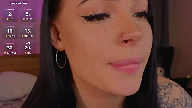 honey     bunny online show from April 14, 2026, 10:42 am