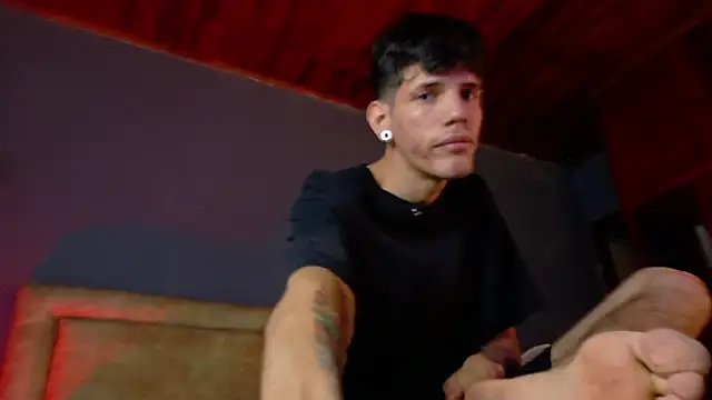 Snapshot of david_huge chatting on December 20, 2025, 2:58 am david huge online show from December 20, 2025, 2:58 am