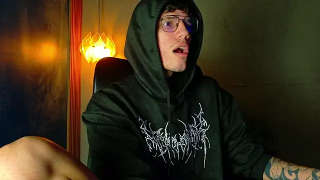 david huge online show from April 17, 2026, 7:22 am