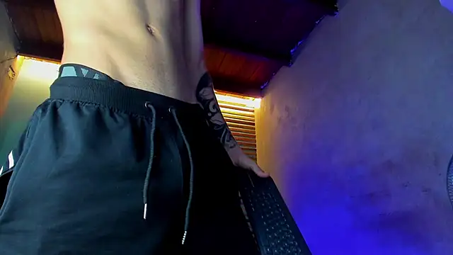 Snapshot of david_huge chatting on November 5, 2025, 1:25 pm david huge online show from November 5, 2025, 1:25 pm