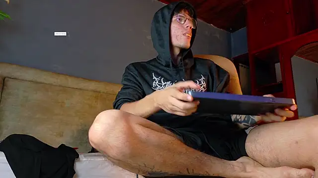 Snapshot of david_huge chatting on January 8, 2026, 2:50 am david huge online show from January 8, 2026, 2:50 am