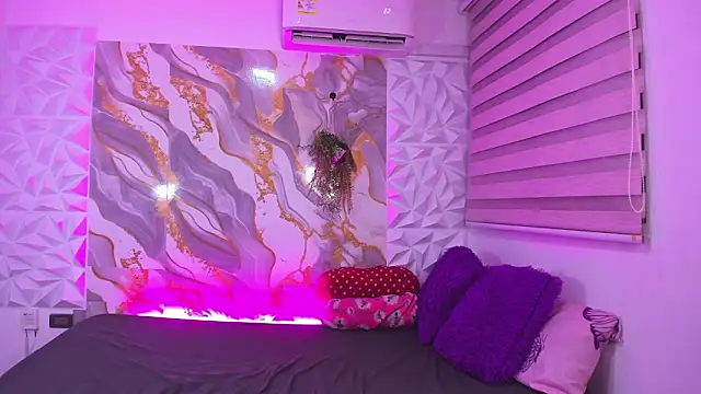 stuart fetish online show from December 4, 2025, 11:48 pm