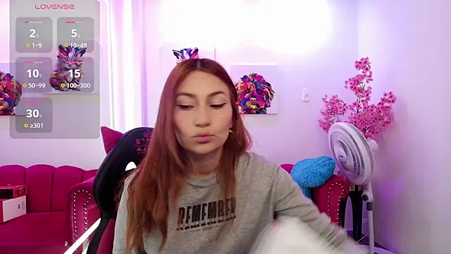 Snapshot of Alicia_leclair chatting on September 18, 2025, 12:41 pm Alicia leclair online show from September 18, 2025, 12:41 pm