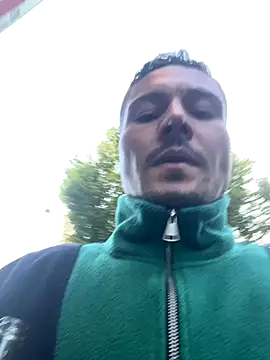 Snapshot of OfferedTearing chatting on September 23, 2025, 5:36 am OfferedTearing online show from September 23, 2025, 5:36 am