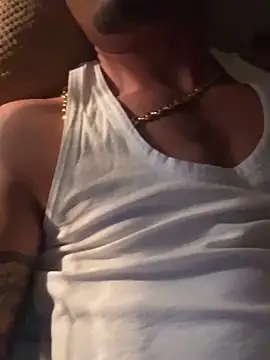 Snapshot of OfferedTearing chatting on October 5, 2025, 2:02 am OfferedTearing online show from October 5, 2025, 2:02 am