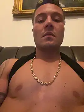 Snapshot of OfferedTearing chatting on October 29, 2025, 11:03 pm OfferedTearing online show from October 29, 2025, 11:03 pm