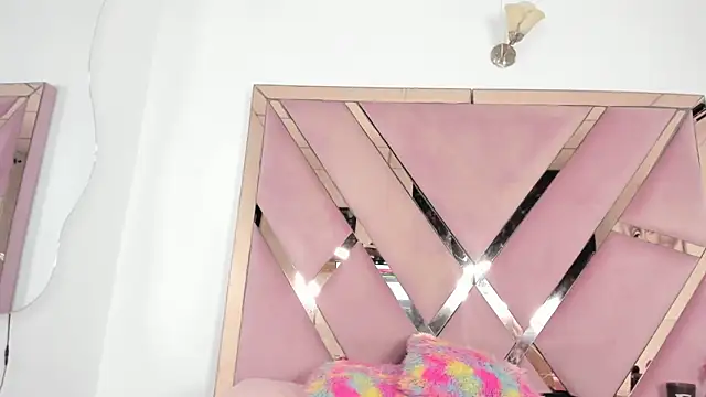 Akiraht online show from September 29, 2025, 8:47 pm