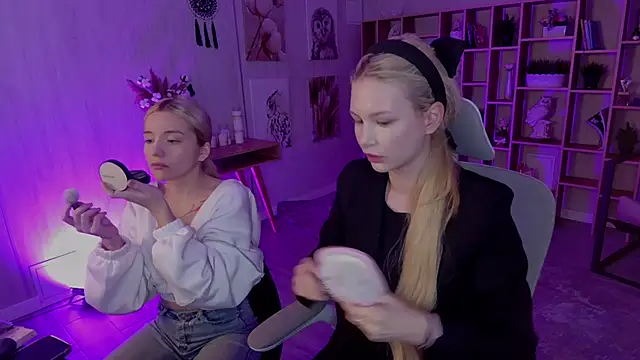 AvaDaviis online show from September 20, 2025, 4:50 am