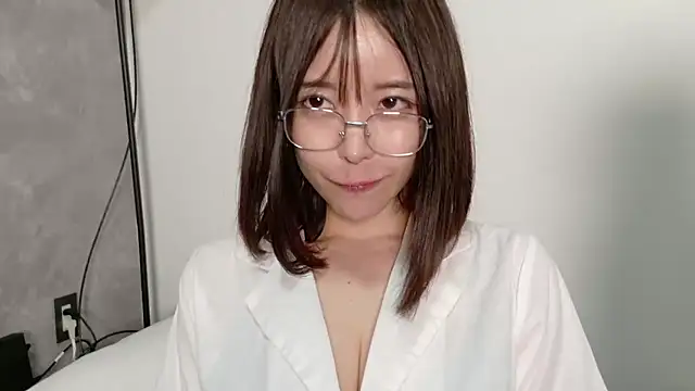 Snapshot of hinata_chan3 chatting on October 10, 2025, 11:44 am hinata chan3 online show from October 10, 2025, 11:44 am