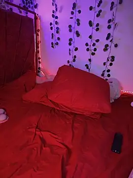 collins Daph online show from September 17, 2025, 5:20 am