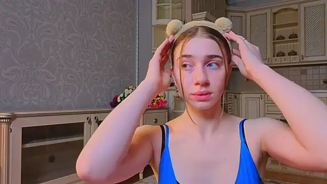 Snapshot of EadlinGillim chatting on September 18, 2025, 3:09 am EadlinGillim online show from September 18, 2025, 3:09 am