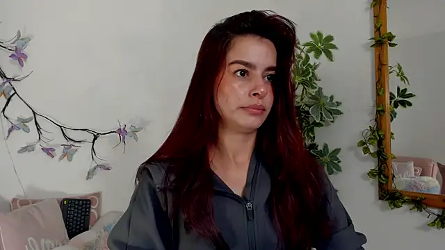 valerieMattson online show from November 24, 2025, 5:46 pm