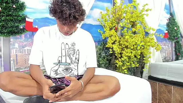 MilthonDelis online show from November 22, 2025, 4:55 am