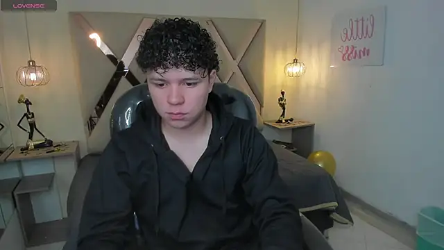 BenjaminBottonn online show from October 24, 2025, 8:30 pm