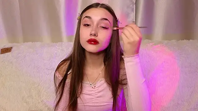 Snapshot of MelissaPristine chatting on September 19, 2025, 2:15 am MelissaPristine online show from September 19, 2025, 2:15 am