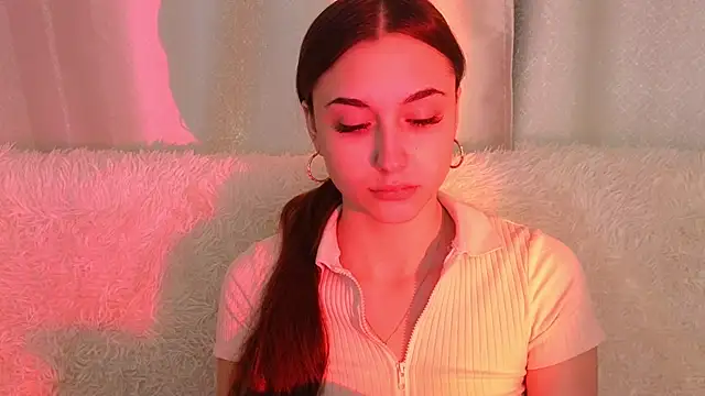 Snapshot of MelissaPristine chatting on October 18, 2025, 2:46 am MelissaPristine online show from October 18, 2025, 2:46 am