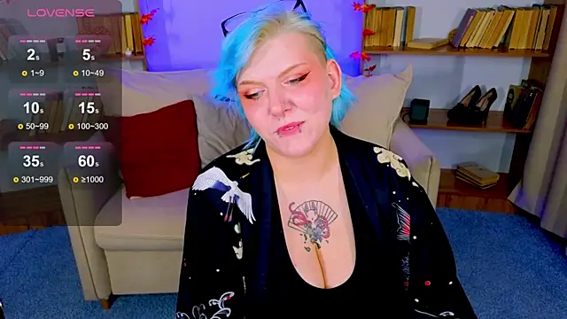 bluelunaray online show from September 29, 2025, 10:44 am