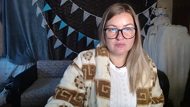 Snapshot of NikaSkylink chatting on October 7, 2025, 3:40 am NikaSkylink online show from October 7, 2025, 3:40 am