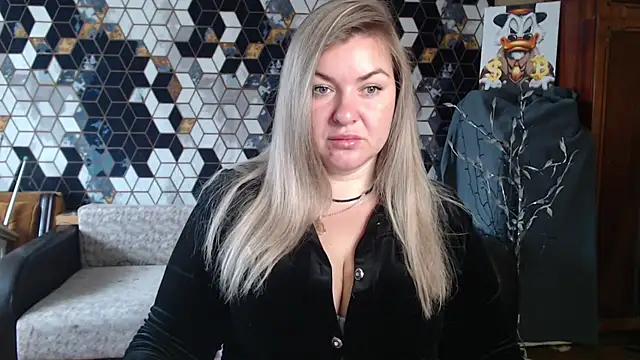 NikaSkylink online show from April 10, 2026, 4:52 am