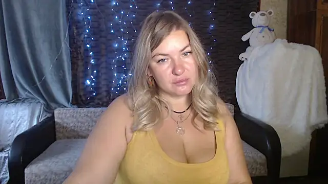 Snapshot of NikaSkylink chatting on September 18, 2025, 3:31 am NikaSkylink online show from September 18, 2025, 3:31 am