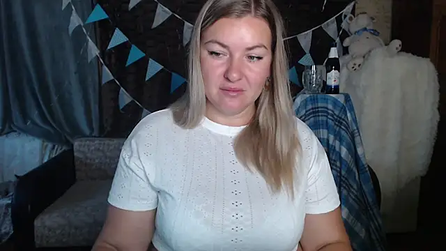 Snapshot of NikaSkylink chatting on September 25, 2025, 3:45 am NikaSkylink online show from September 25, 2025, 3:45 am