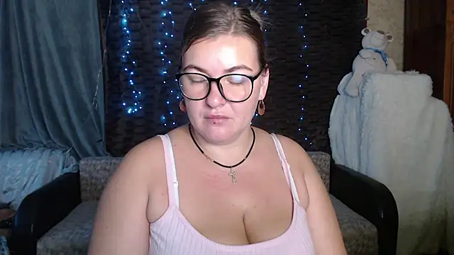 Snapshot of NikaSkylink chatting on October 28, 2025, 4:13 am NikaSkylink online show from October 28, 2025, 4:13 am