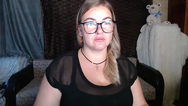 Snapshot of NikaSkylink chatting on October 21, 2025, 3:50 am NikaSkylink online show from October 21, 2025, 3:50 am