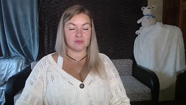 Snapshot of NikaSkylink chatting on September 19, 2025, 3:32 am NikaSkylink online show from September 19, 2025, 3:32 am