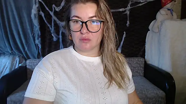 Snapshot of NikaSkylink chatting on November 1, 2025, 4:30 am NikaSkylink online show from November 1, 2025, 4:30 am