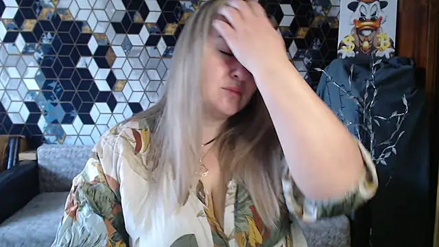 NikaSkylink online show from April 7, 2026, 4:47 am