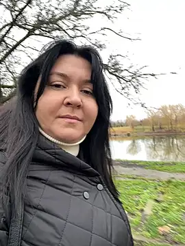 Liza Will online show from December 15, 2025, 7:47 am