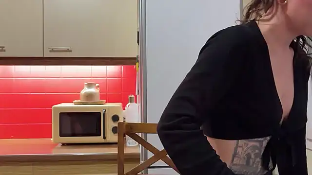 Airelle online show from March 6, 2026, 8:37 pm