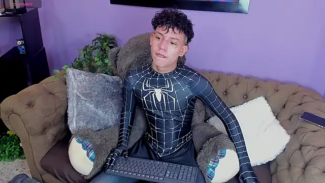 JoseLucian online show from October 30, 2025, 8:50 pm