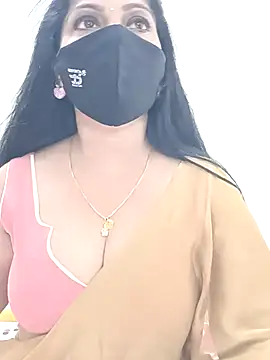 shivani27 online show from April 5, 2026, 8:37 pm