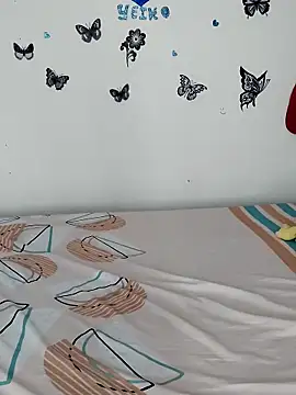 AntonelaMorriz online show from December 5, 2025, 8:35 am