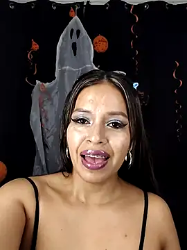 Snapshot of AntonelaMorriz chatting on October 25, 2025, 6:45 am AntonelaMorriz online show from October 25, 2025, 6:45 am